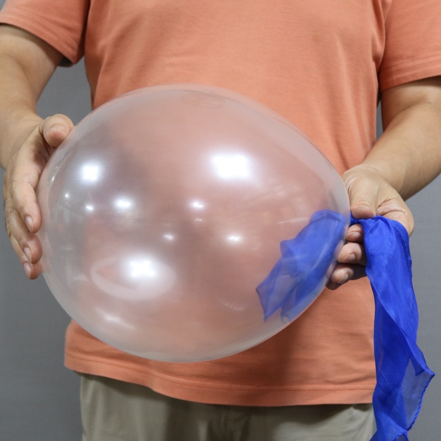 [실크인벌룬]Silk in Balloon - 크고 투명한 풍선속으로 실크를 집어넣는것을 실시간으로 보여드립니다.