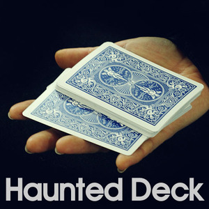 바이시클 헌티드덱(Haunted deck) 카드덱이 저절로 움직여서 관객의 카드를 찾아줍니다.
