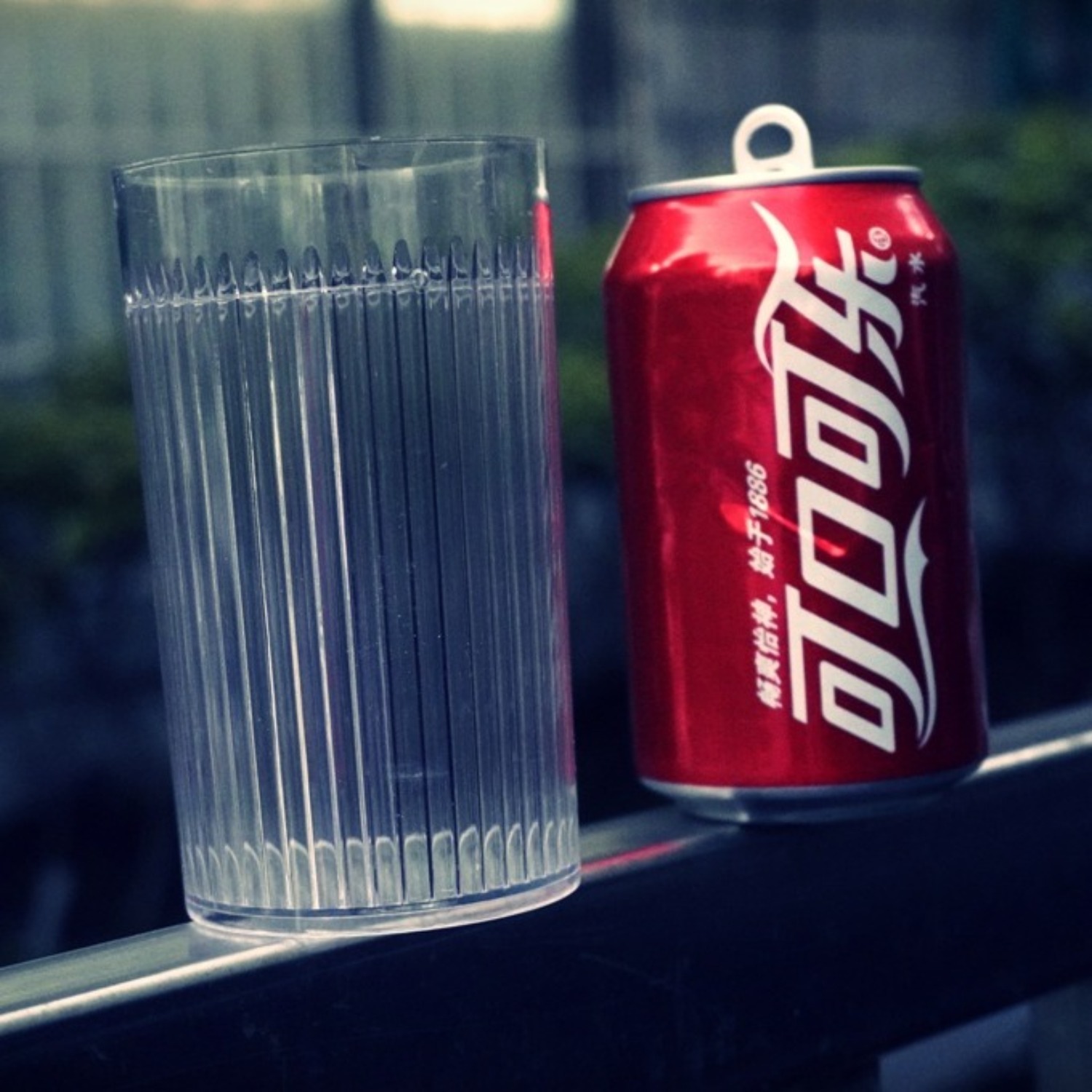 C106) 에어본코크(공중부양 마술도구) Air borne coke can magic